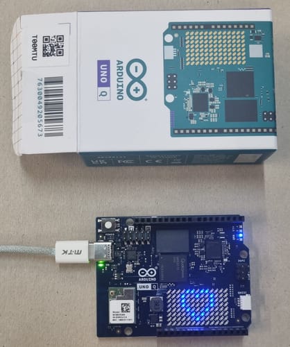 Arduino UNO Q 2GB carte Linux IA Debian 16GB