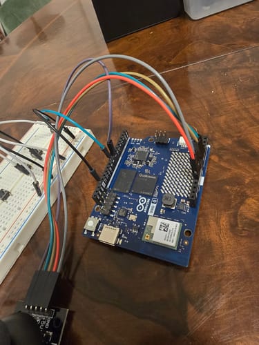 Arduino UNO Q 4GB carte 32GB eMMC Linux