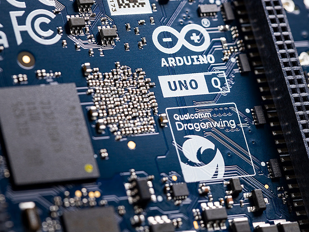 Arduino UNO Q 4GB carte 32GB eMMC Linux