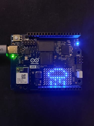 Arduino UNO Q 2GB carte Linux IA Debian 16GB